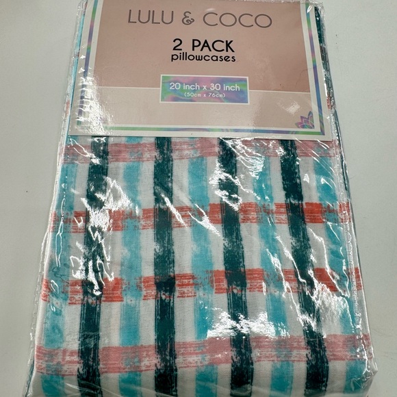 Lulu & Coco 2 Pack Pillowcases Reina Pattern 20” X 30”  Microfiber NEW Bedding - Picture 2 of 4
